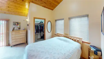 2nd floor primary bedroom