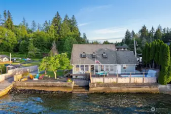 100 Ft of Low Bank Low Bank Waterfront Property with Private Boat Launch!