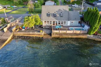 Aerial View of Tide in and waterfront!