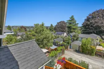 Good morning, sunshine! Enjoy peaceful, treetop views from the private primary suite balcony—and on a clear day, take in the stunning Cascade Mountain Range.