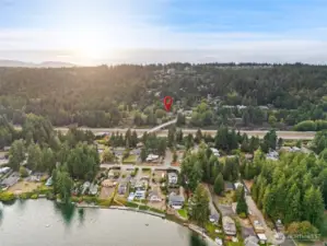 Central Location with easy access to Shopping, Restruants, Schools etc....