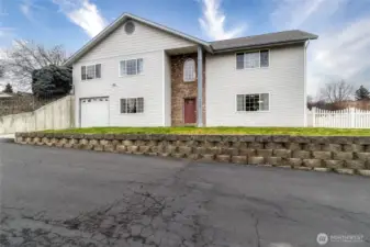 Fantastic Multi-Generational Home!