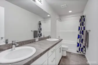 2nd Floor, Full Bath