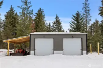 25x30 Detached garage/shop.