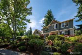 Just a beautiful home in a beautiful area. Sunshine deluxe.