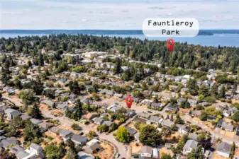 Blocks from Fauntleroy Park. So much quality green space! There's even a community garden a block or so away.