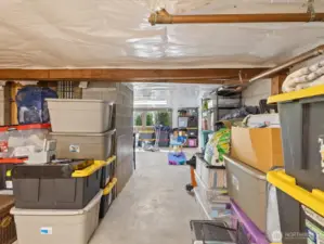 Large 837sqft unfinished Basement - bring your creativity and make this space exactly what you want and need.