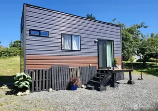 Outstanding Tiny House also on the property - with lovely finishes, nice kitchen, open area/Living space, Loft Bedroom & 3/4 Bath.