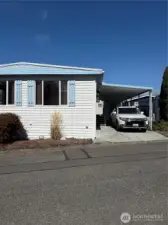 Front with driveway