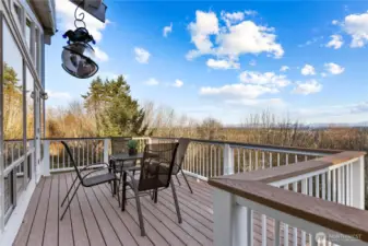 Newer trex deck for dining al-fresco