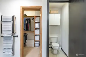 5 piece en-suite bathroom with large walk-in closet