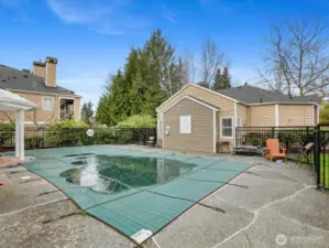 Community pool & clubhouse