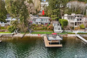 Main house and beach cottage for guests or to lease out for great revenue.