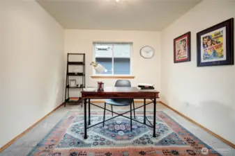 office, flex space, or forth bedroom adjacet to the landing next to the primary.
