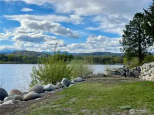 Fire pit area next to the lake