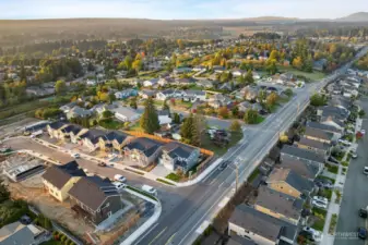 Photographs are for illustrative purposes only. Features, finishes, interior/exterior colors, landscaping and floorplan shown may vary from actual homes built.