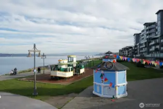 Point Ruston is just 10 minutes away