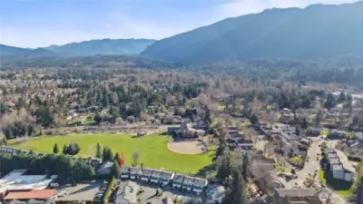 Close to Downtown, Shopping, Restaurants, and More