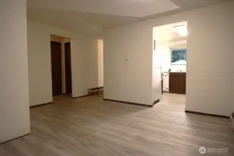 Vacant Unit prior owners. Similiar of this photo for other untis.