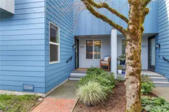 Welcome to The Richmond #106 @ Richmond Beach!