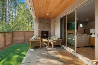 Low Maintenance turf yard backs up to a greenbelt