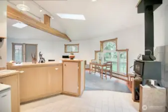 Kitchenette in Family Room / Sep Liv