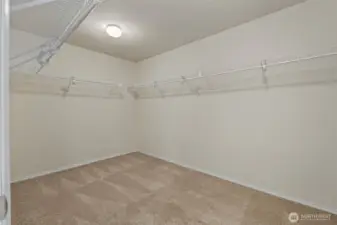 Primary bedroom's walk-in closet