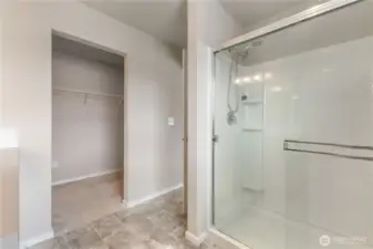 Full shower & walk in closet