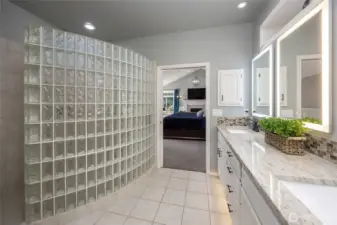 Primary suite 5-piece bathroom.