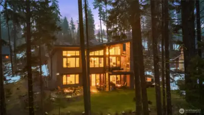 Admire the beauty of this extraordinary mountain retreat.