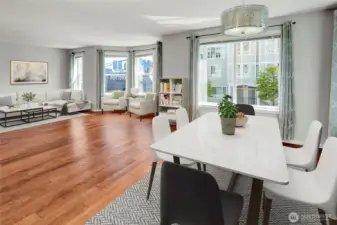 Virtually staged dining room