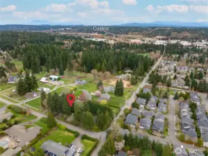 Close to downtown Woodinville, Costco, Home Depot and more!