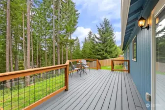 New expansive Trex deck perfect for entertaining