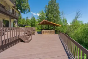 Deck & BBQ area Lower Level