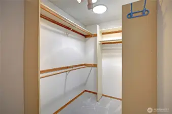 Walk-in-closet.