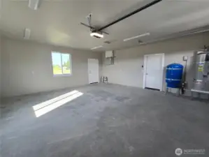 Oversized and finished 2-car garage