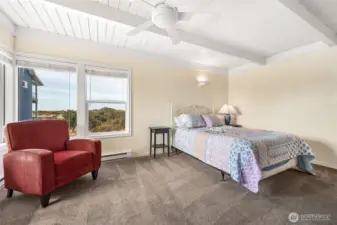 Spacious Primary with views of the dunes.