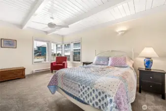 Love the natural light.