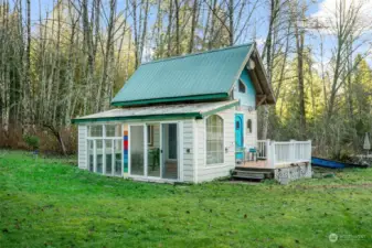 Studio with attached greenhouse