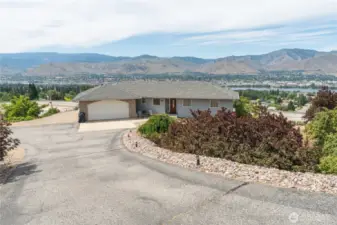 Daylight rambler with amazing views!