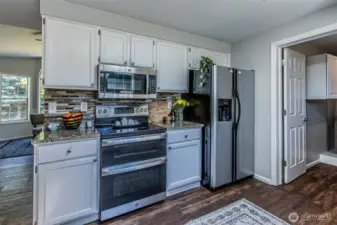All appliances stay!