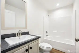 Hall/Guest Bathroom, Full Bath