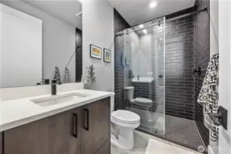 Guest Bath 1