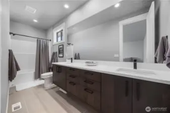 Upper Guest Bath 2