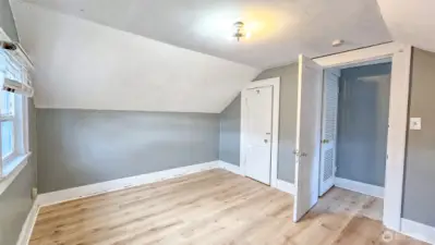 Upper floor - bedroom 4