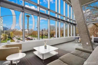 Amenities: Lounge area