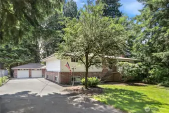 Long Driveway has ample parking for RV or entertaining.