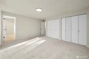 primary bdrm w private bath