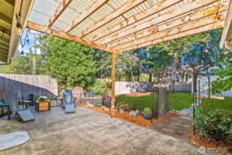 Isn't this space so amazing? It's calling your name!!!