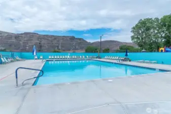 Sunland Pool
